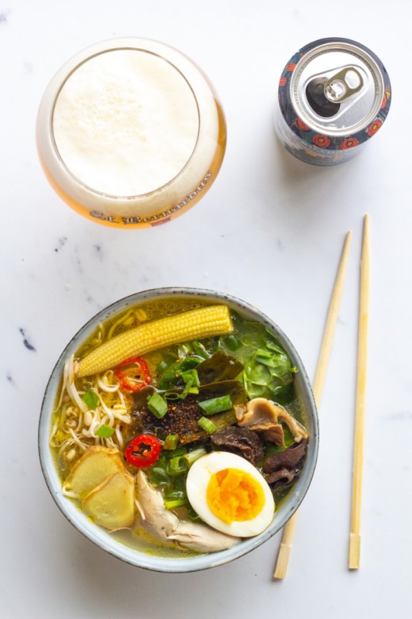 Easy shio ramen met kip en yuzu Easy shio ramen met kip en yuzu