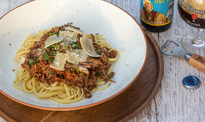 Linguine met ragout van everzwijn en Abt 12