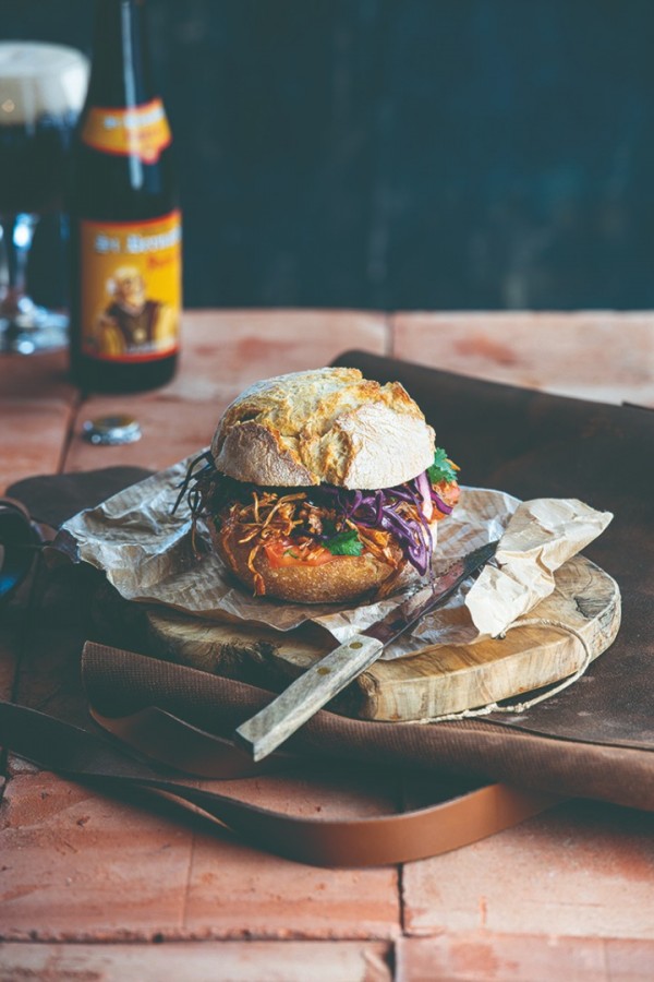 Pulled jackfruit with St.Bernardus Pater 6 and red cabbage salad