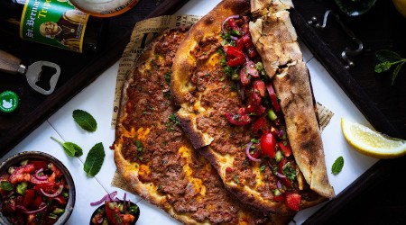Turkse lahmacun met St.Bernardus Tripel Turkse lahmacun met St.Bernardus Tripel
