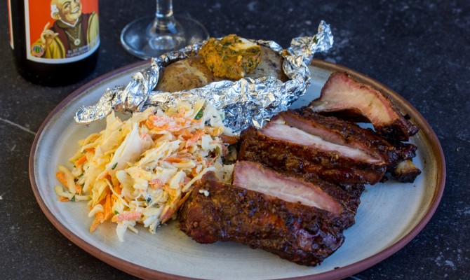 SPARE RIBS WITH COLESLAW AND POTATO